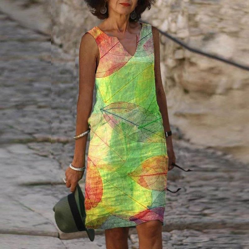 Damska sukienka typu shift bez rękawów z rozcięciem przy dekolcie i nadrukiem | Mini 1