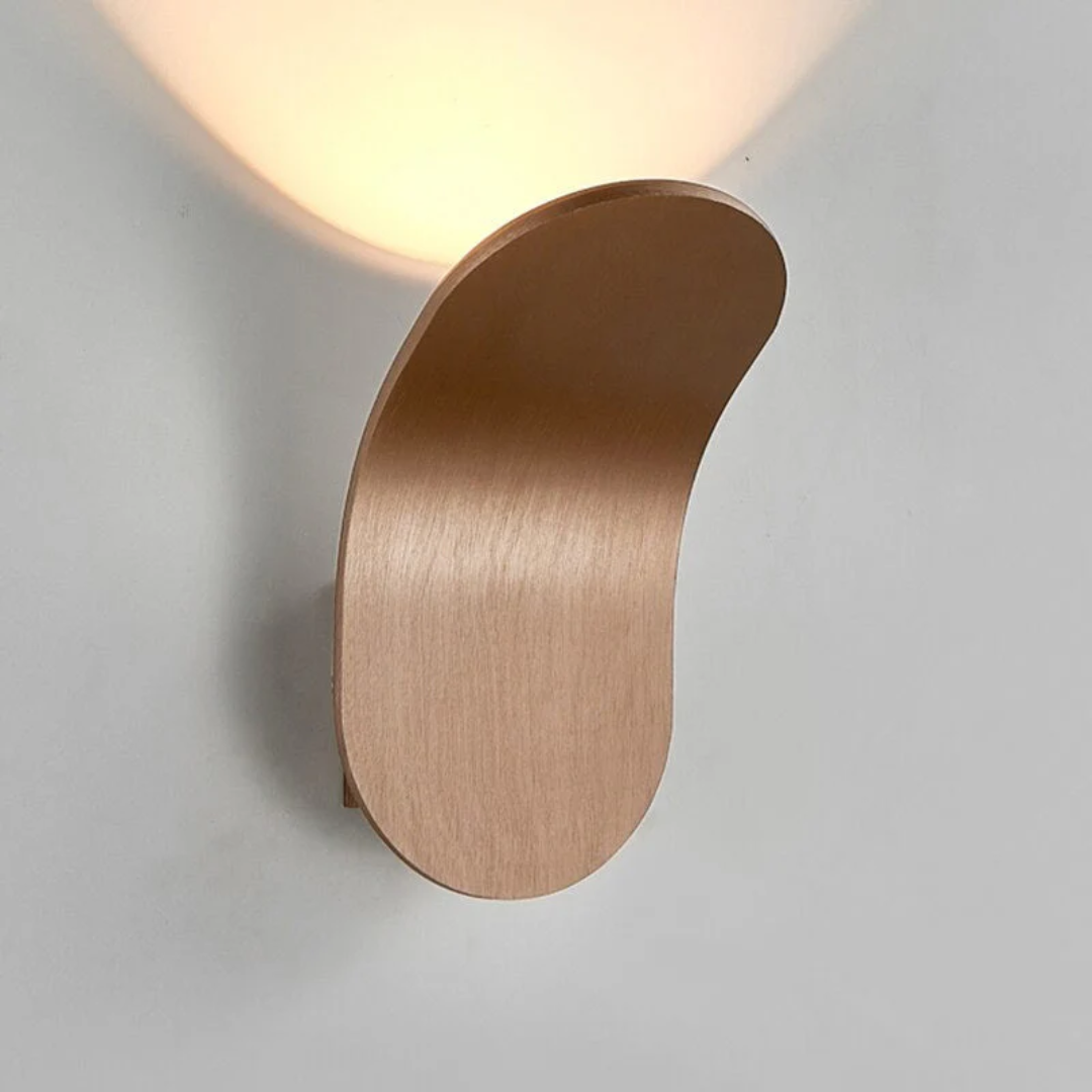 Elegancka lampa ścienna w skandynawskiej metalowej lampie ściennej o wysokiej jakości do sypialni, kuchni i salonu, kompatybilna z LED