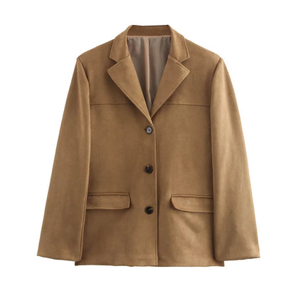 Kurtka damska vintage z brązowego zamszu – odzież wierzchnia na jesień i zimę