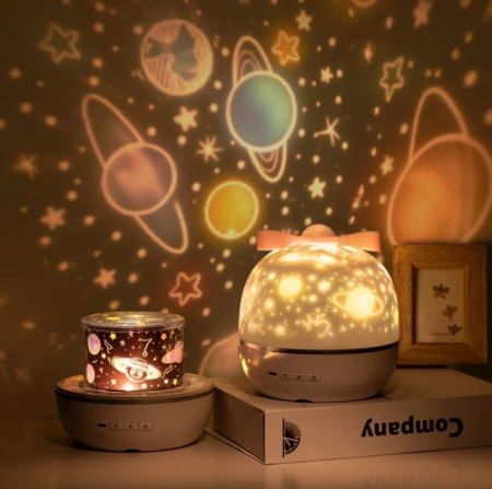 Projektor na nocne światło z pilotem - obrót 360 °, 3 kolory, kojąca atmosfera w pokoju dziecięcym