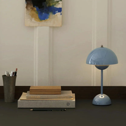 Ściemna lampa stołowa LED - elegancka bezprzewodowa lampa stołowa w nowoczesnym projekcie domu i biura