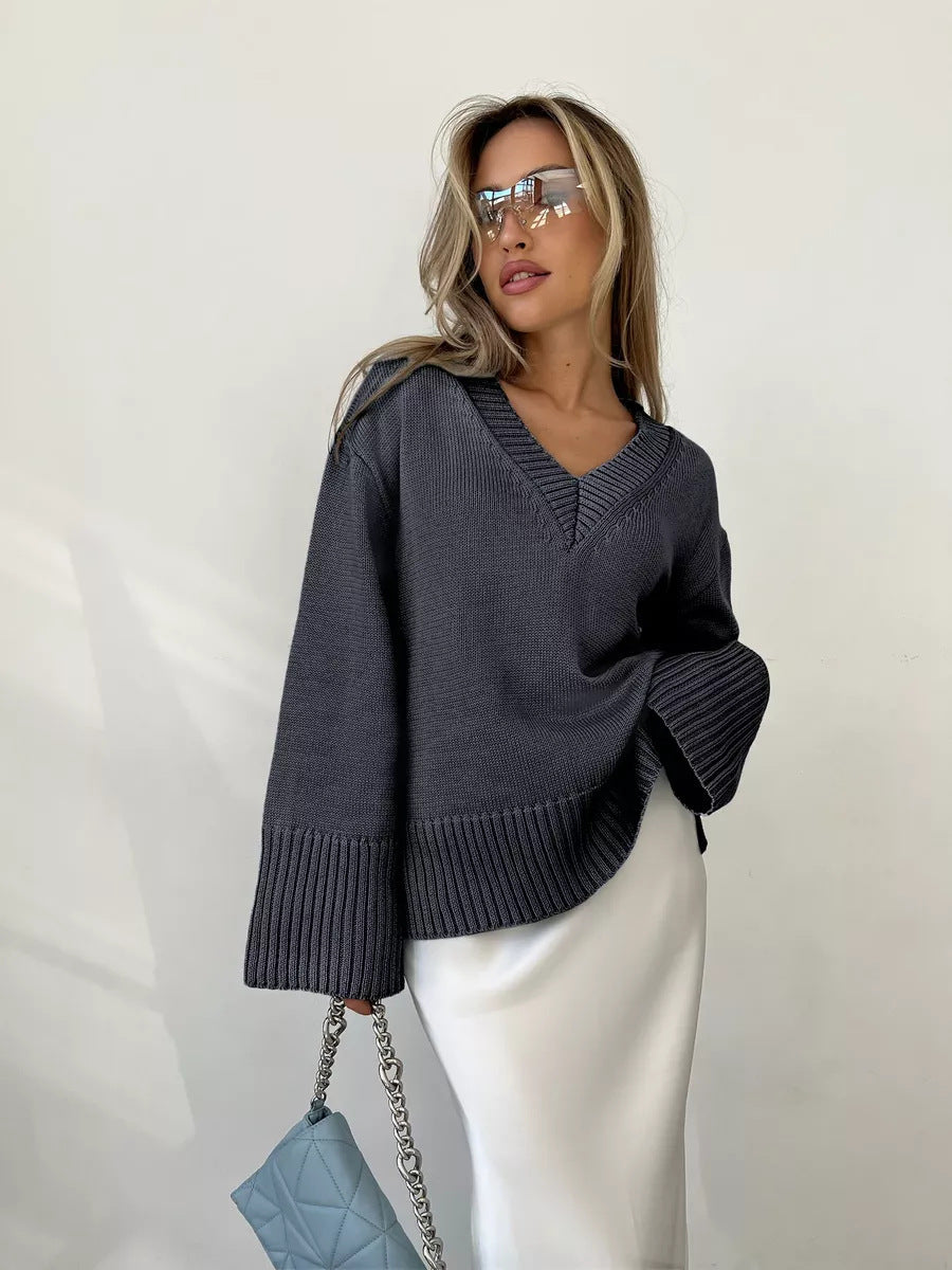 Sweter damski z dekoltem w serek – swobodny styl na każdą okazję, wygodny i przewiewny