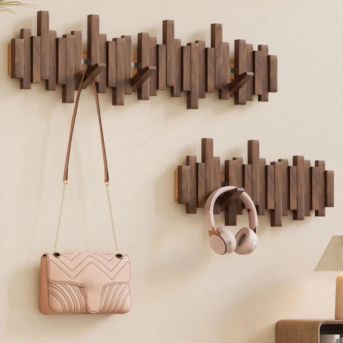 Wardroba ścienna - stylowe haczyki odzieżowe dla obszaru wejściowego, praktyczny i elegancki design