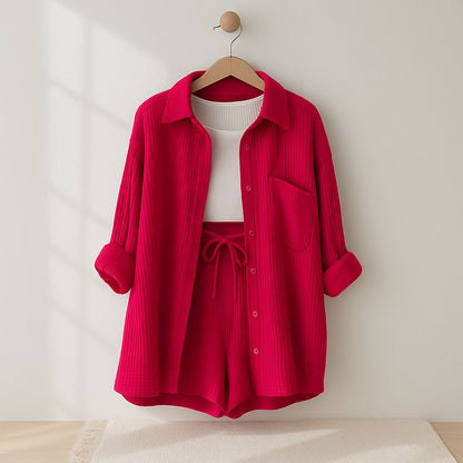 Zestaw w salonie kobiety | Letnia moda na zrelaksowane dni