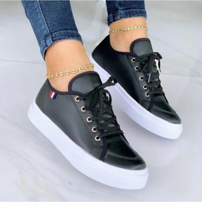Buty koronkowe dla kobiet - codzienny styl z komfortem podeszwy