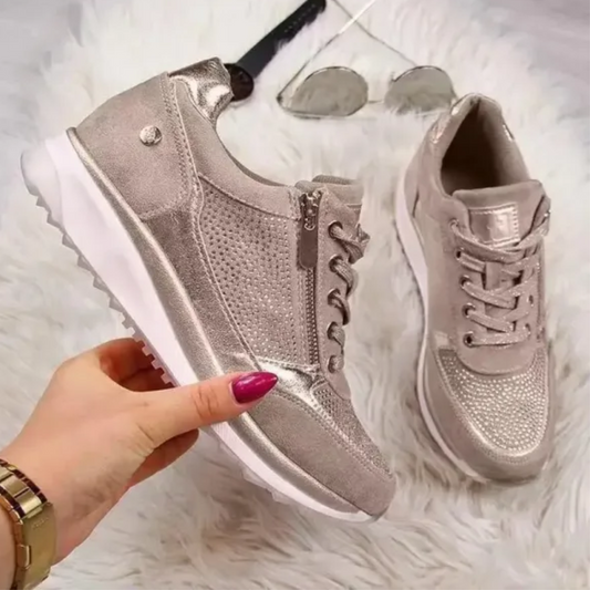 Damskie błyszczące sportowe sneakersy z zamkiem i dżetami | Aurora