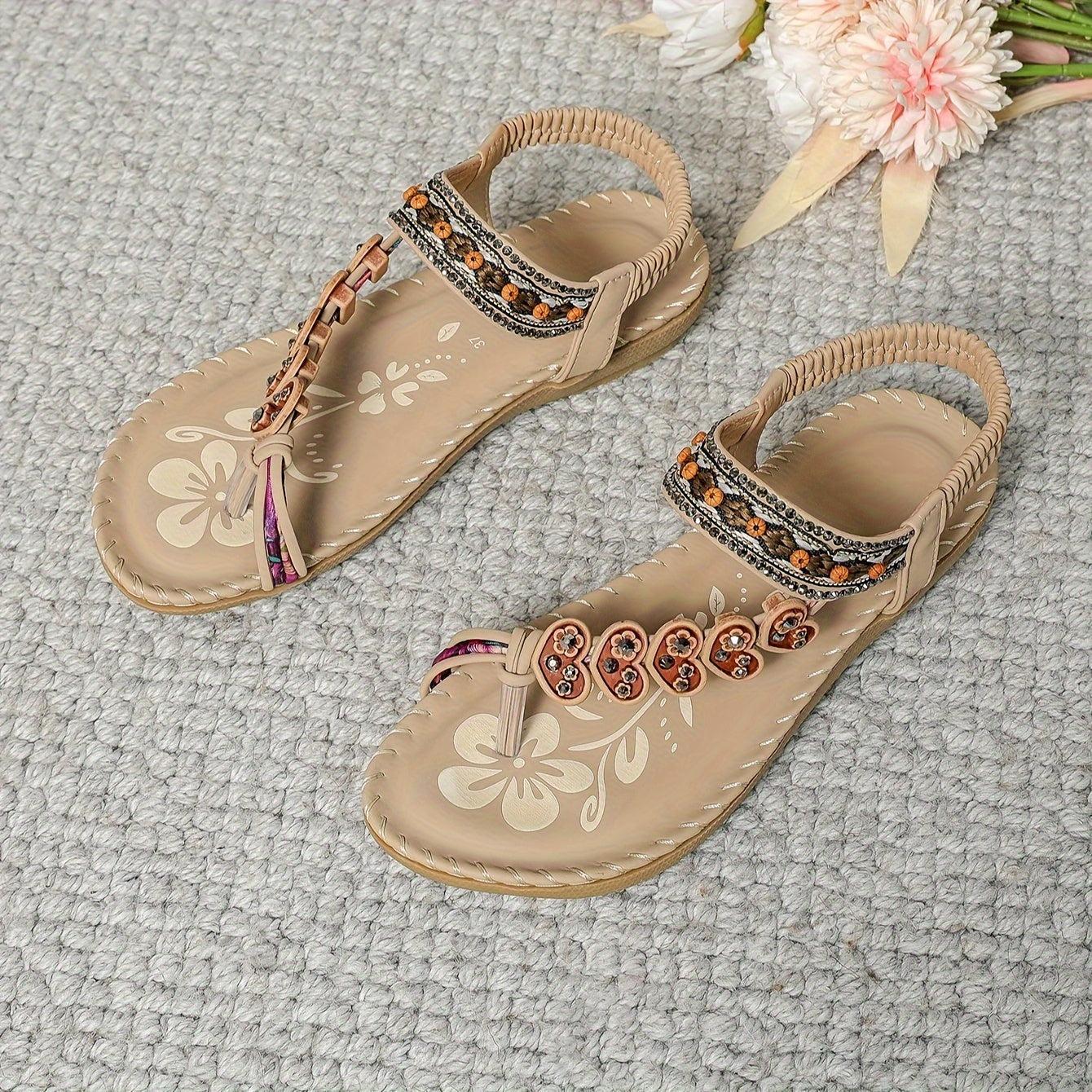 Damskie sandały boho z koralikami i kwiatowymi zdobieniami | Kalena