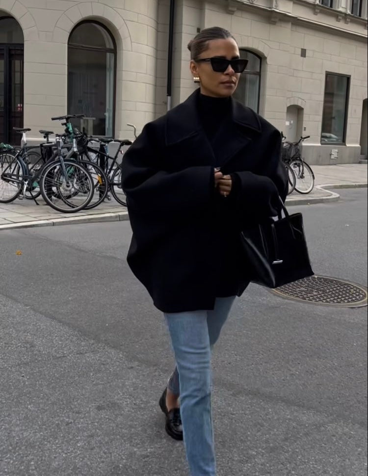 Krótki płaszcz oversize z guzikami | Karolina