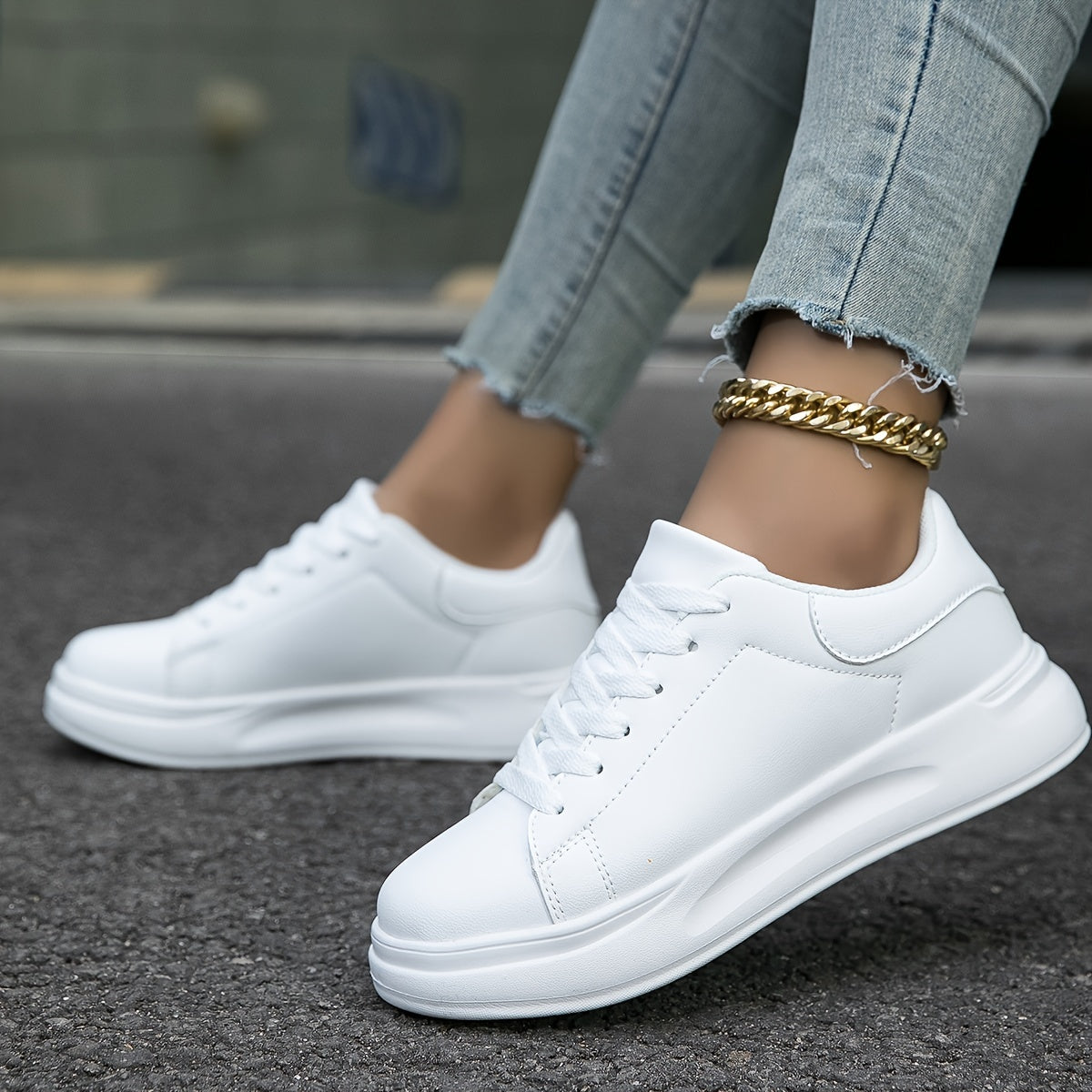 Sneaker kobiet - ponadczasowy wygląd spotyka nowoczesny komfort