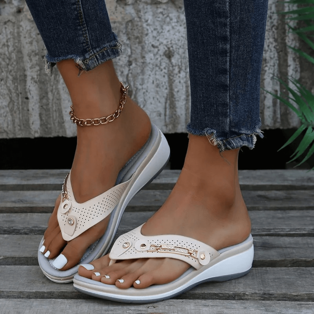 Zehentrenner Keilabsatz | Sommerschuhe Damen Freizeitmode | Nora